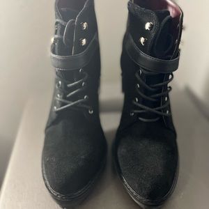 Brand New ankle boots size 10